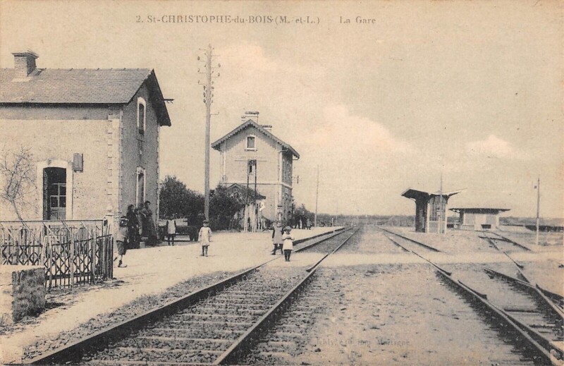 Carte postale ancienne Saint Christophe Du Bois - La Gare