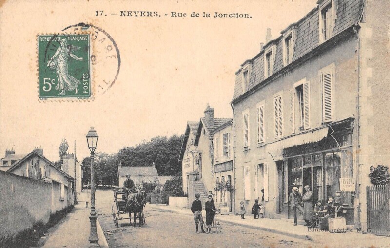 Carte postale ancienne Nevers - Rue De La Jonction à Nevers