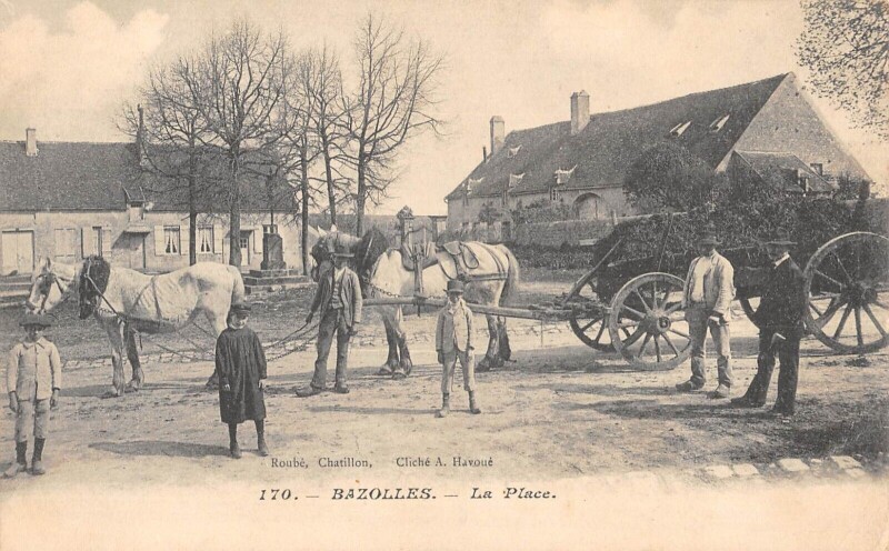 Carte postale ancienne Bazolles / La Place à Bazolles