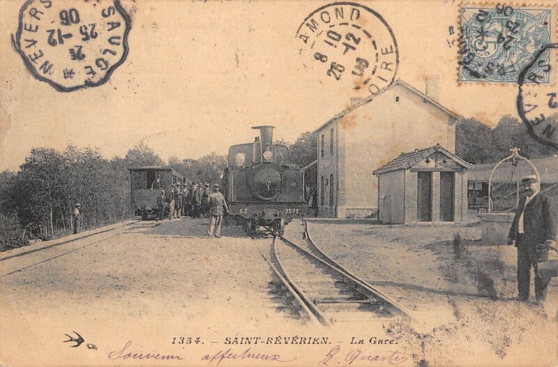 Carte postale ancienne Saint Reverien / La Gare / Train