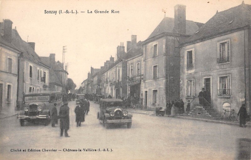 Carte postale ancienne Sonzay - La Grande Rue à Sonzay