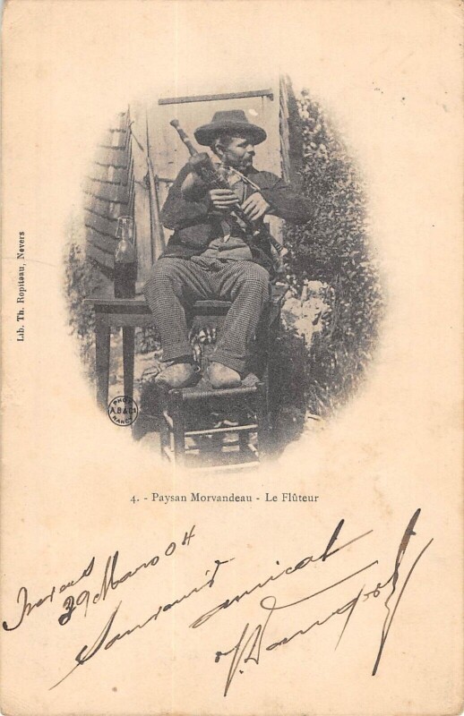 Carte postale ancienne Paysan Morvandeau - Le Fluteur