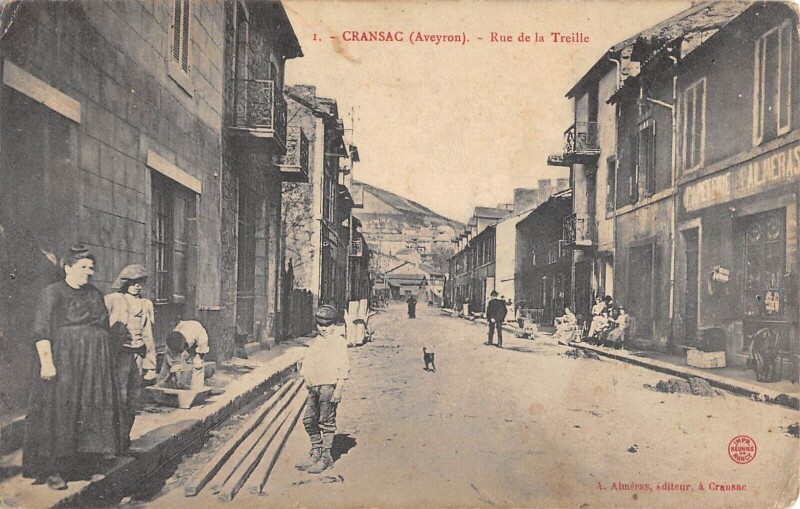 Carte postale ancienne Cransac - Rue De La Treille à Cransac
