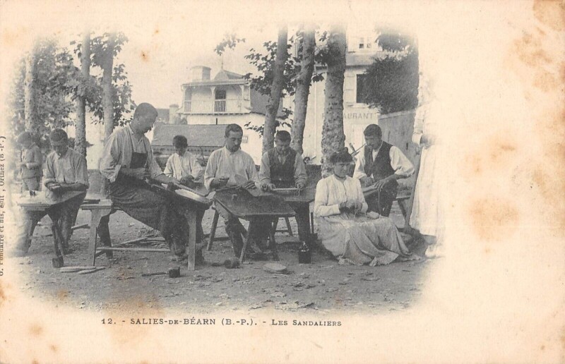 Carte postale ancienne Salies De Bearn - Les Sandaliers