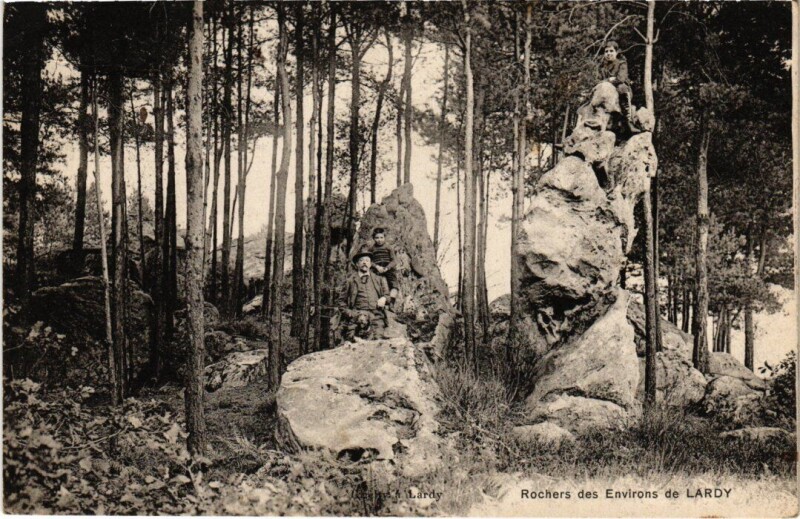 Carte postale ancienne Lardy Rochers des Environs de Lardy à Lardy