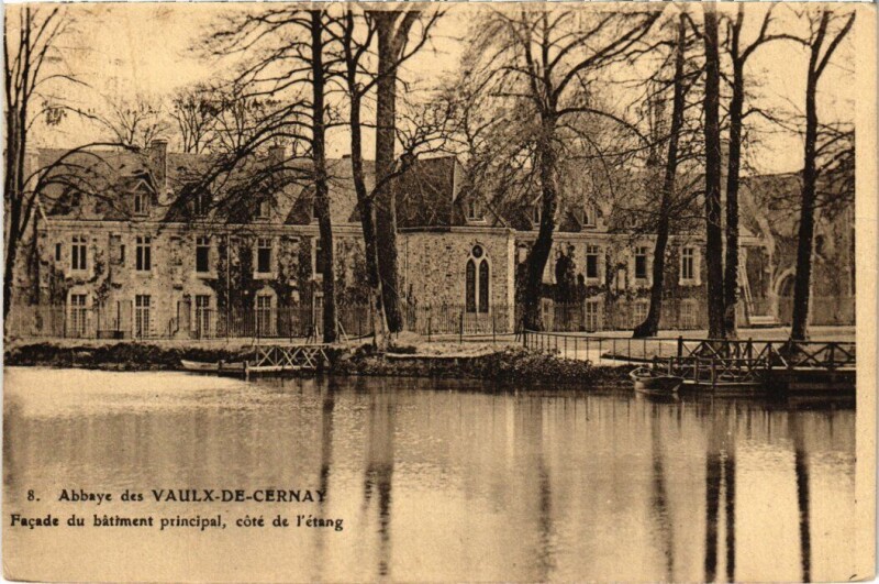 Carte postale ancienne Abbaye de Vaulx-de-Cernay - Facade du Batiment Principal