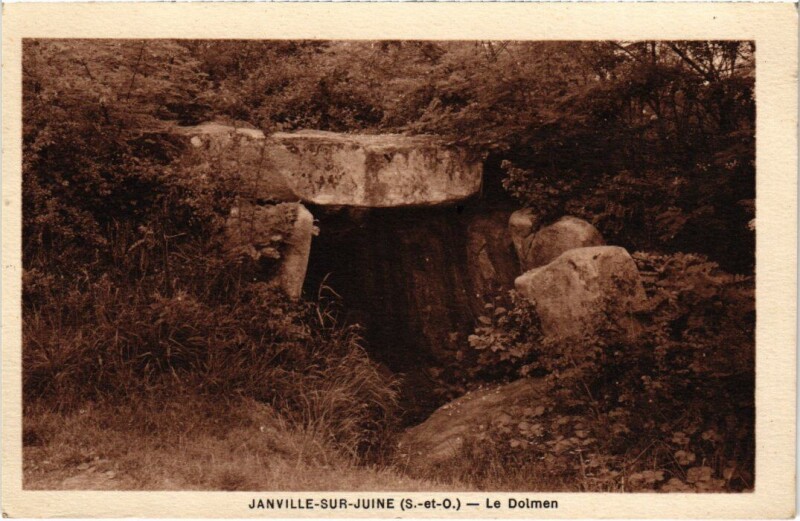Carte postale ancienne Janville-sur-Juine Le Dolmen à Janville-sur-Juine