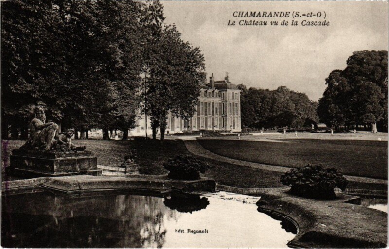 Carte postale ancienne Chamarande Chateau vu de la Cascade à Chamarande