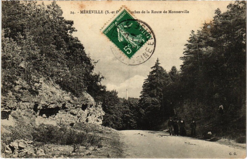 Carte postale ancienne Mereville Roches de la Route de Monnerville à Monnerville