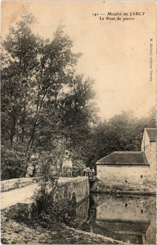 Carte postale ancienne Varennes-Jarcy Moulin de Jarcy - Le Pont de Pierre à Varennes-Jarcy