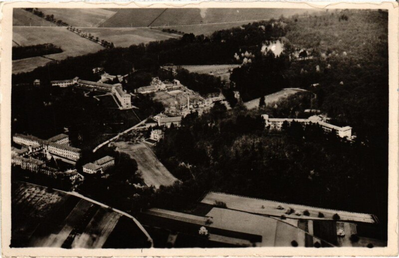 Carte postale ancienne Sanatorium de Bligny - Vue Aerienne