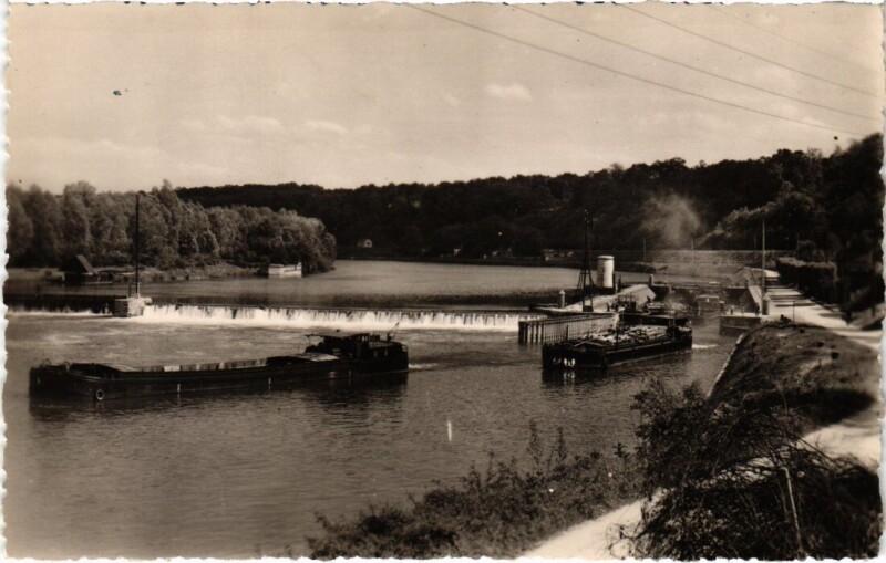 Carte postale ancienne Le Coudray-Montceaux La Seine - Barrage et Ecluse du Coudray au Coudray-Montceaux