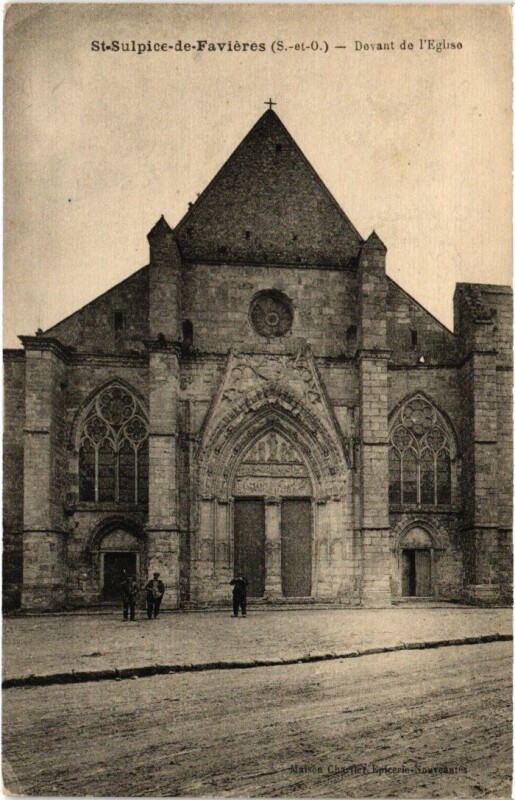 Carte postale ancienne Saint-Sulpice-de-Favieres Devant de l'Eglise