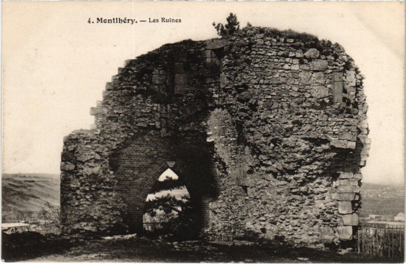 Carte postale ancienne Montlhery Les Ruines