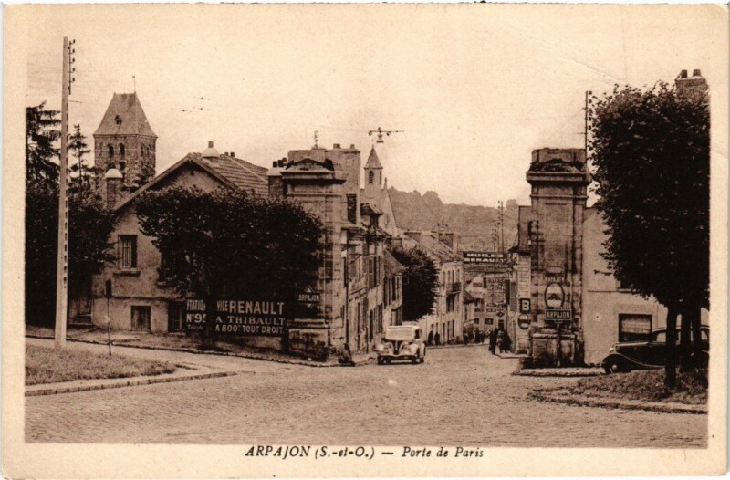 Carte postale ancienne Arpajon Porte de Paris à Arpajon
