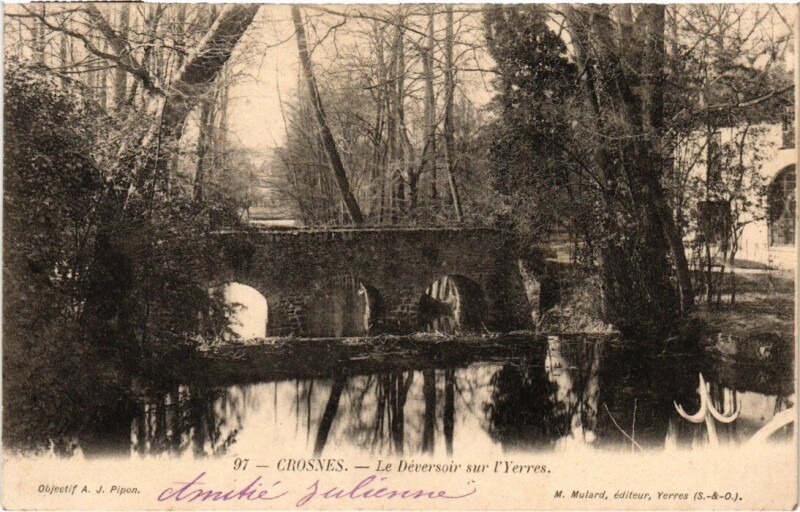 Carte postale ancienne Crosne Le Deversoir sur l'Yerres à Crosne