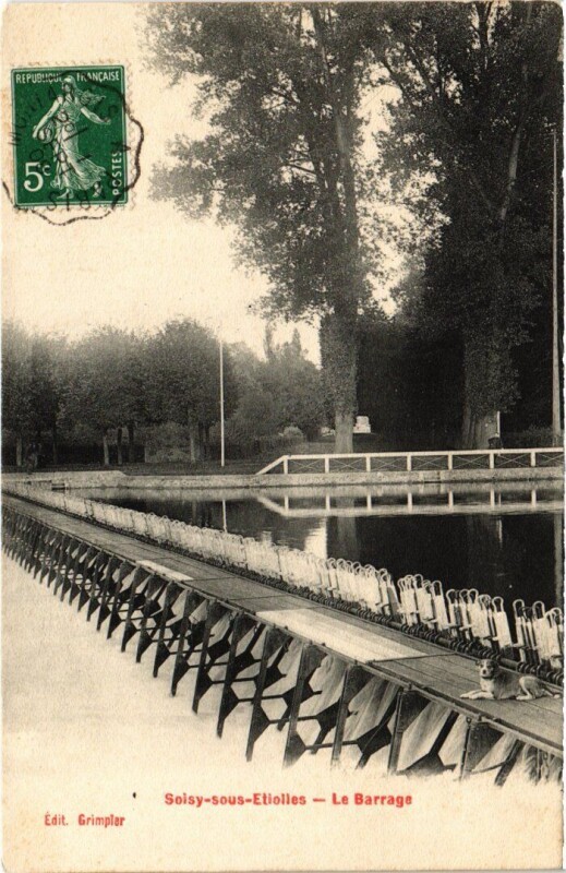 Carte postale ancienne Soisy-sous-Etiolles Le Barrage