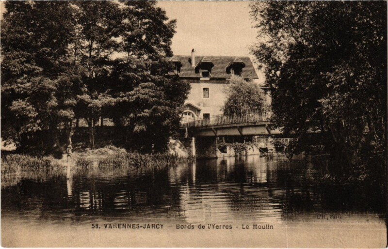 Carte postale ancienne Varennes-Jarcy Bords de l'Yerres - Le moulin à Varennes-Jarcy