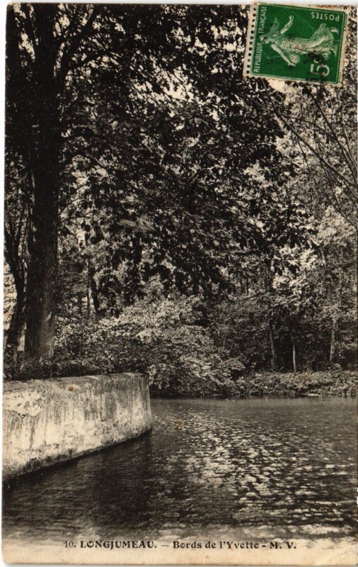 Carte postale ancienne Longjumeau Bords de l'Yvette à Longjumeau