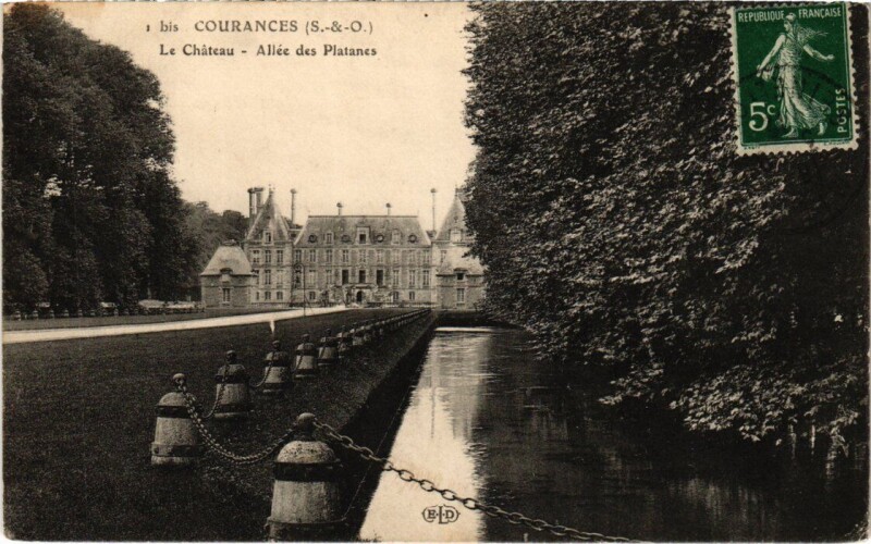 Carte postale ancienne Courances Chateau - Allee des Platanes à Courances