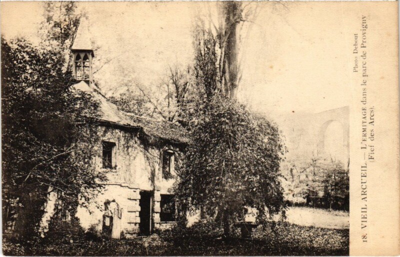 Carte postale ancienne Arcueil L'Ermitage dans le parc de Provivny France à Arcueil