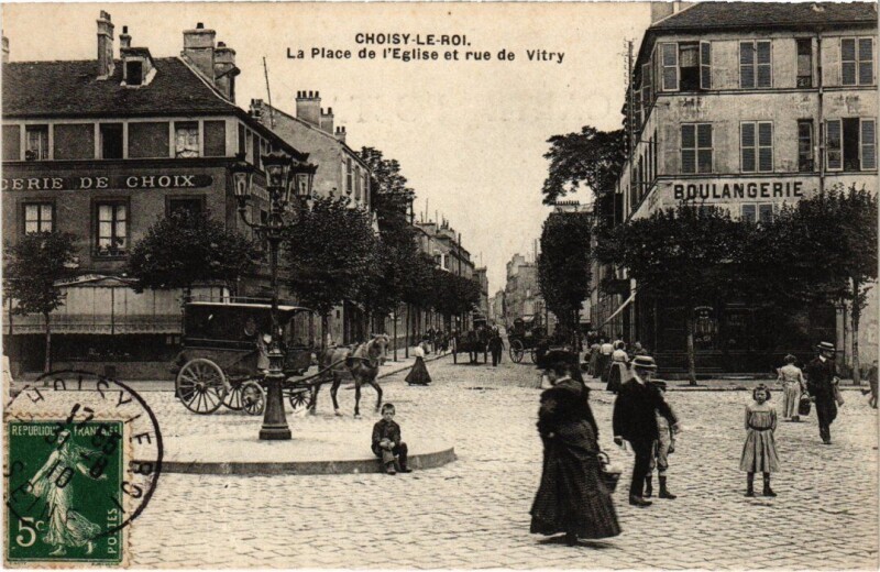 Carte postale ancienne Choisy-Le-Roi La Place et l'Eglise et rue de Vitry France à Choisy-le-Roi