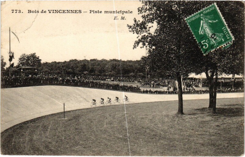 Carte postale ancienne Bois de Vincennes - Piste Municipale à Paris 12e