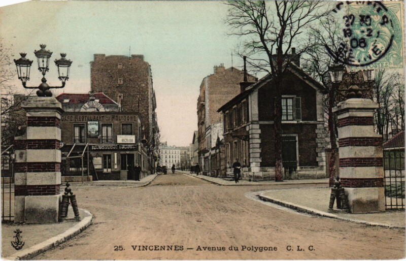 Carte postale ancienne Vincennes Souvenir Porte Bonheur France à Vincennes