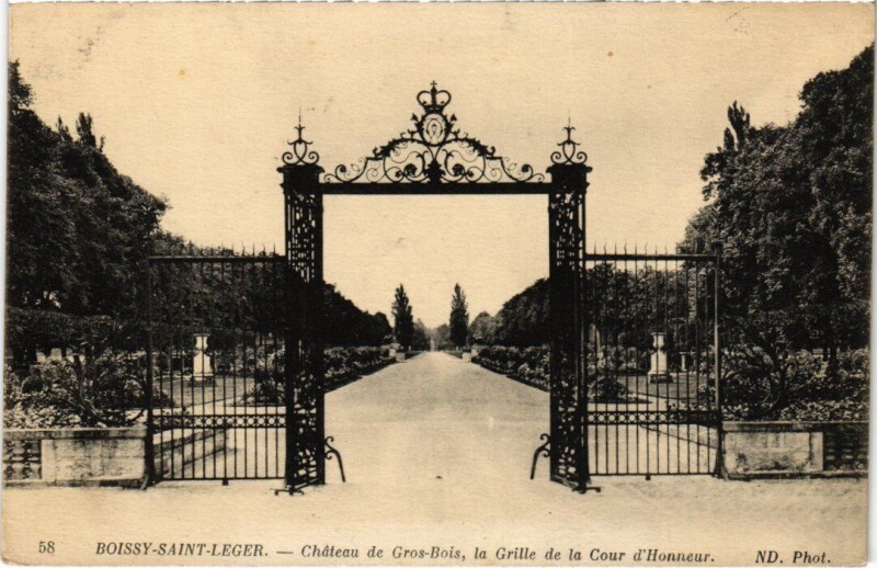 Carte postale ancienne Boissy Chateau de Gros-Bois,de la Cour d'Honneur France