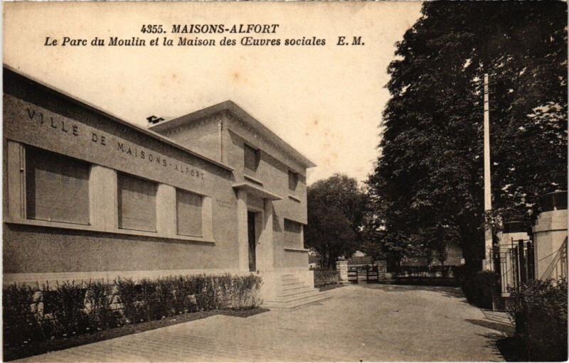 Carte postale ancienne Maisons-Alfort Le Parc du Moulin et la Maison France à Maisons-Alfort