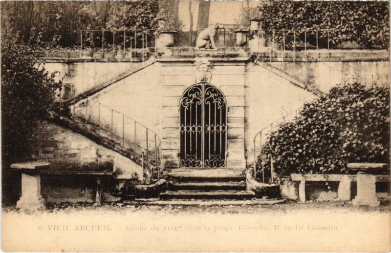 Carte postale ancienne Arcueil Grotte du Xviii dans la propr. France à Arcueil