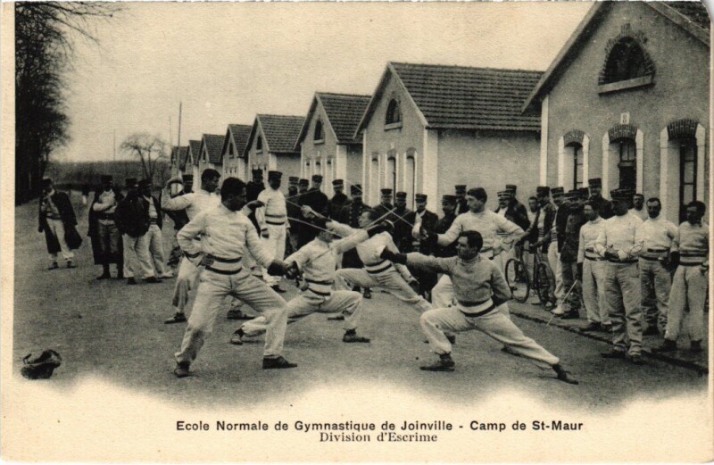 Carte postale ancienne Joinville-le-Pont Ecole Normale de Gymnastique France à Joinville-le-Pont