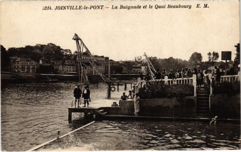 Carte postale ancienne Joinville-le-Pont La Baignade et le Quai Beaubouorg France à Joinville-le-Pont