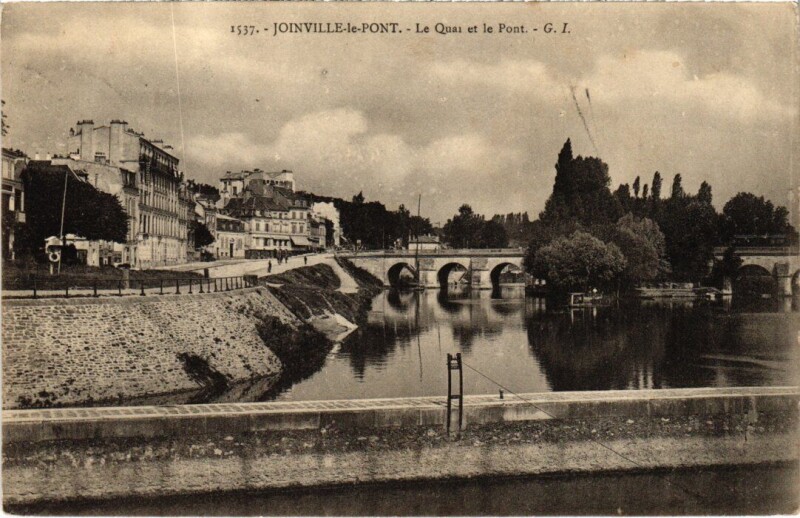 Carte postale ancienne Joinville-le-Pont Le Quai et le Pont France à Joinville-le-Pont