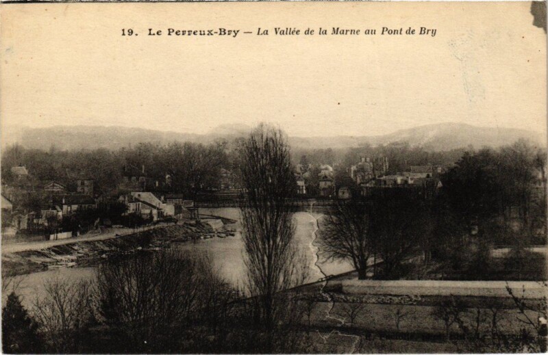 Carte postale ancienne Bry sur Marne La Vallee de la Marne au Pont France à Bry-sur-Marne