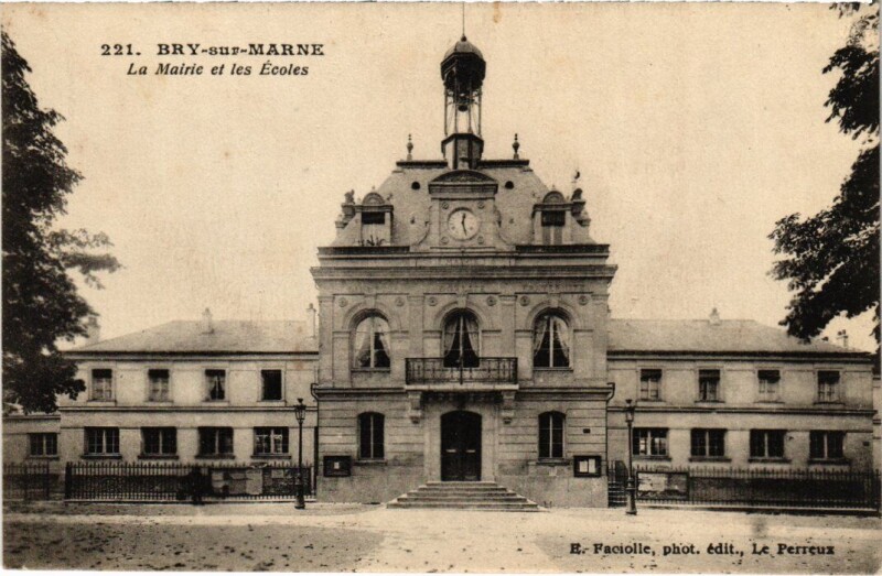 Carte postale ancienne Bry sur Marne La Mairie et les Ecoles France à Bry-sur-Marne