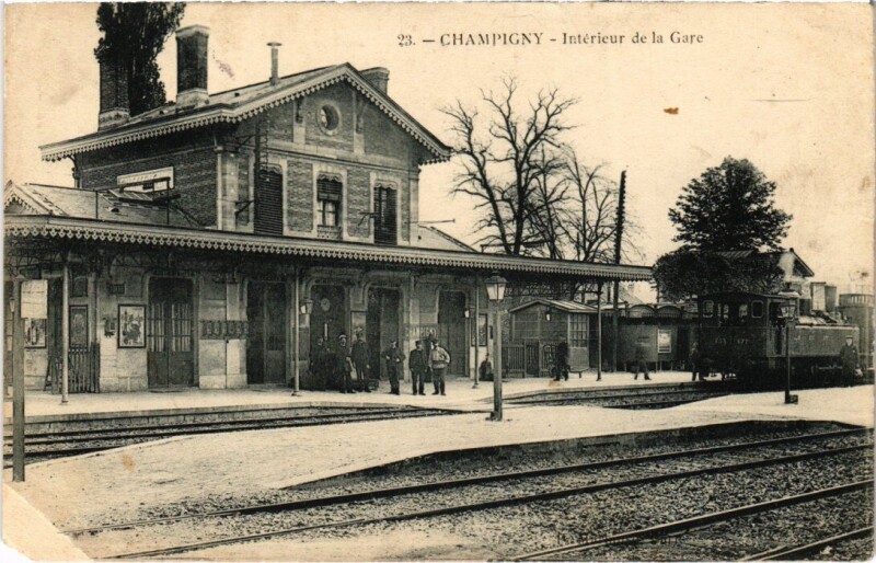 Carte postale ancienne Champigny Interieur de la Gare France