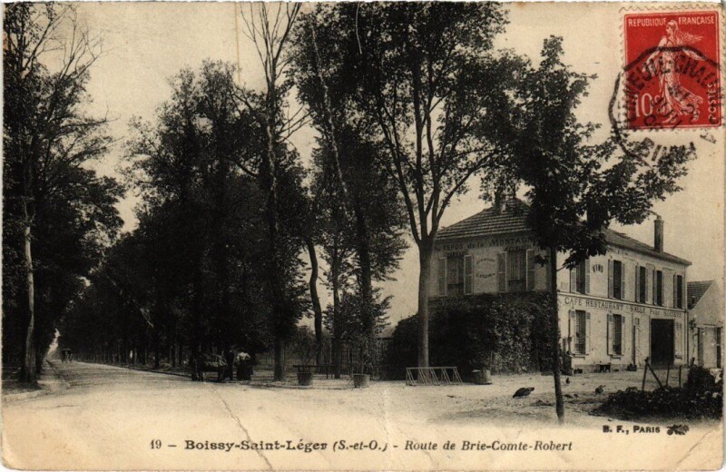 Carte postale ancienne Boissy Route de Brie-Comte-Robert France
