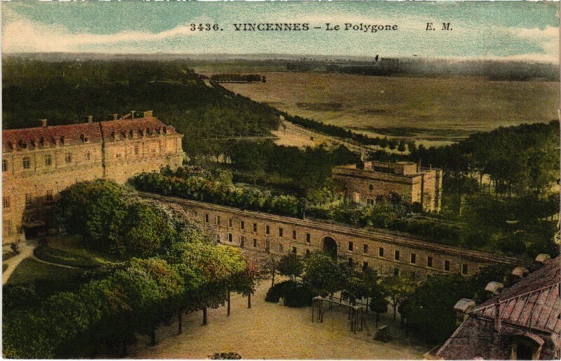 Carte postale ancienne Vincennes Le Polygone France à Vincennes