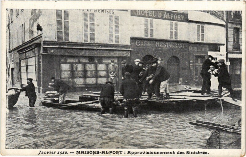 Carte postale ancienne Maisons-Alfort Approvisionnement des Sinistres France à Maisons-Alfort