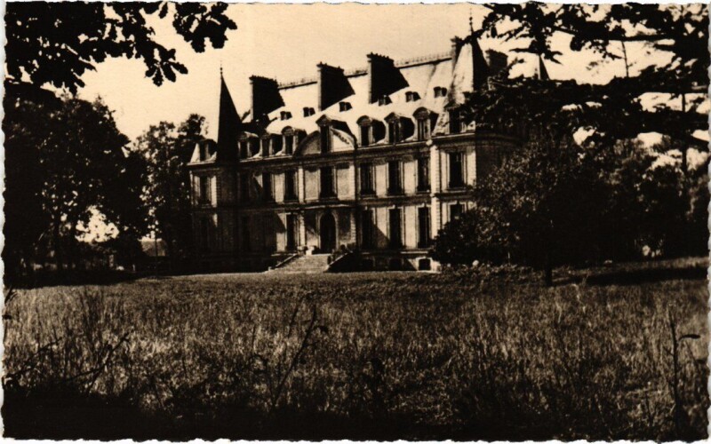 Carte postale ancienne Santeny Chateau et pelouse Est France à Santeny