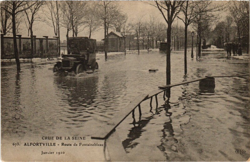 Carte postale ancienne Alfort Route de Fontainebleau France
