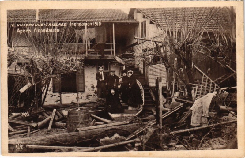 Carte postale ancienne Villeneuve Apres l'inondation France