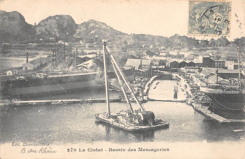 Carte postale ancienne La Ciotat / Bassin Des Messageries à La Ciotat