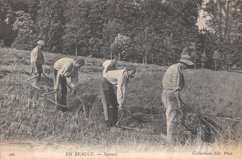Carte postale ancienne Beauce - Sapeurs