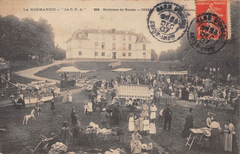 Carte postale ancienne Environs De Rouen - Oissel - Place De La Mairie à Oissel
