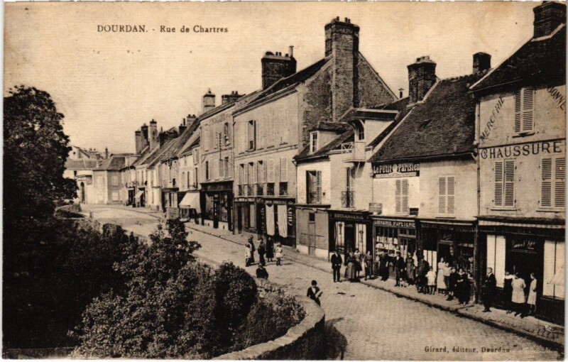 Carte postale ancienne Dourdan Rue de Chartres France à Dourdan