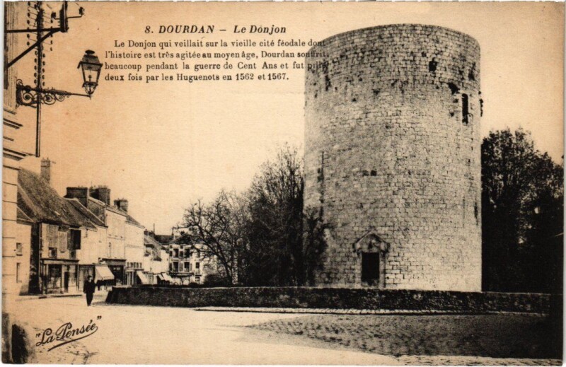 Carte postale ancienne Dourdan Le Donjon France à Dourdan