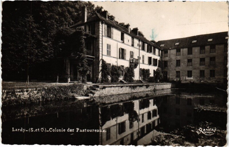 Carte postale ancienne Lardy Colonie des Pastoureaux France à Lardy