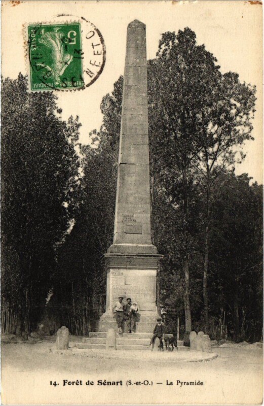 Carte postale ancienne Senart La Pyramide France